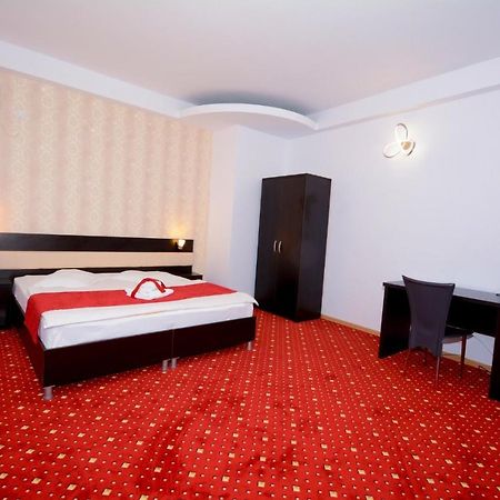 Hotel Magic - City Center Πιτέστι Εξωτερικό φωτογραφία