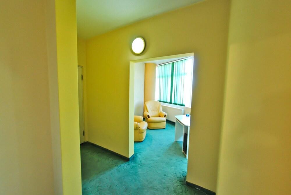 Hotel Magic - City Center Πιτέστι Εξωτερικό φωτογραφία
