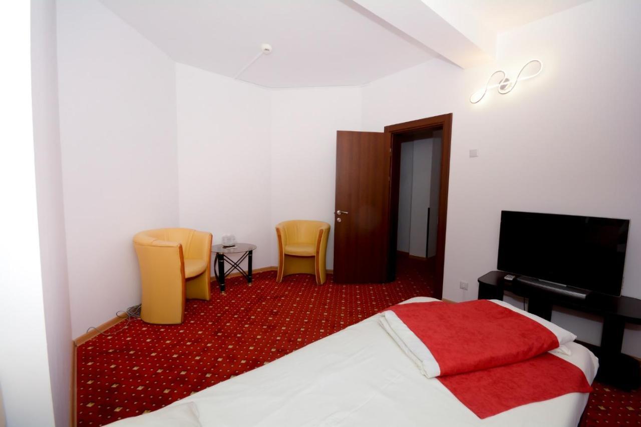 Hotel Magic - City Center Πιτέστι Εξωτερικό φωτογραφία