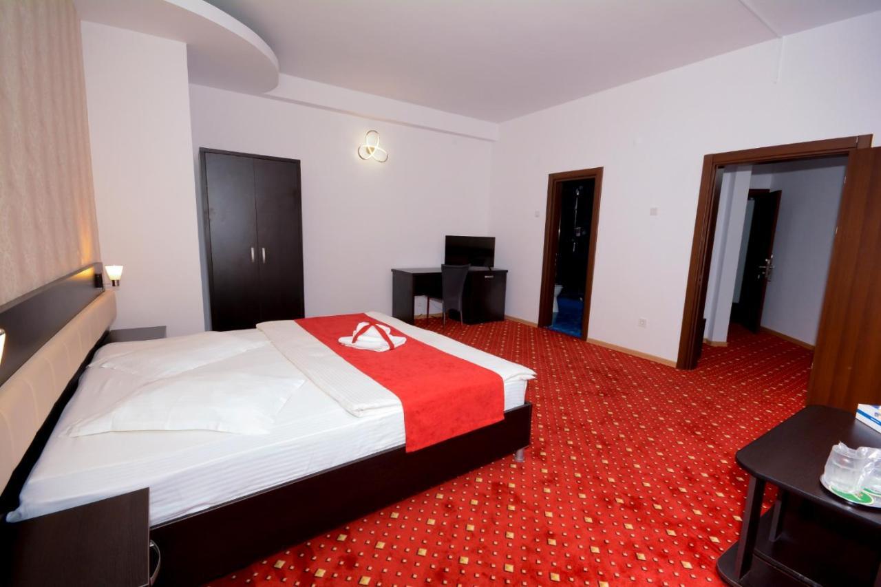 Hotel Magic - City Center Πιτέστι Εξωτερικό φωτογραφία