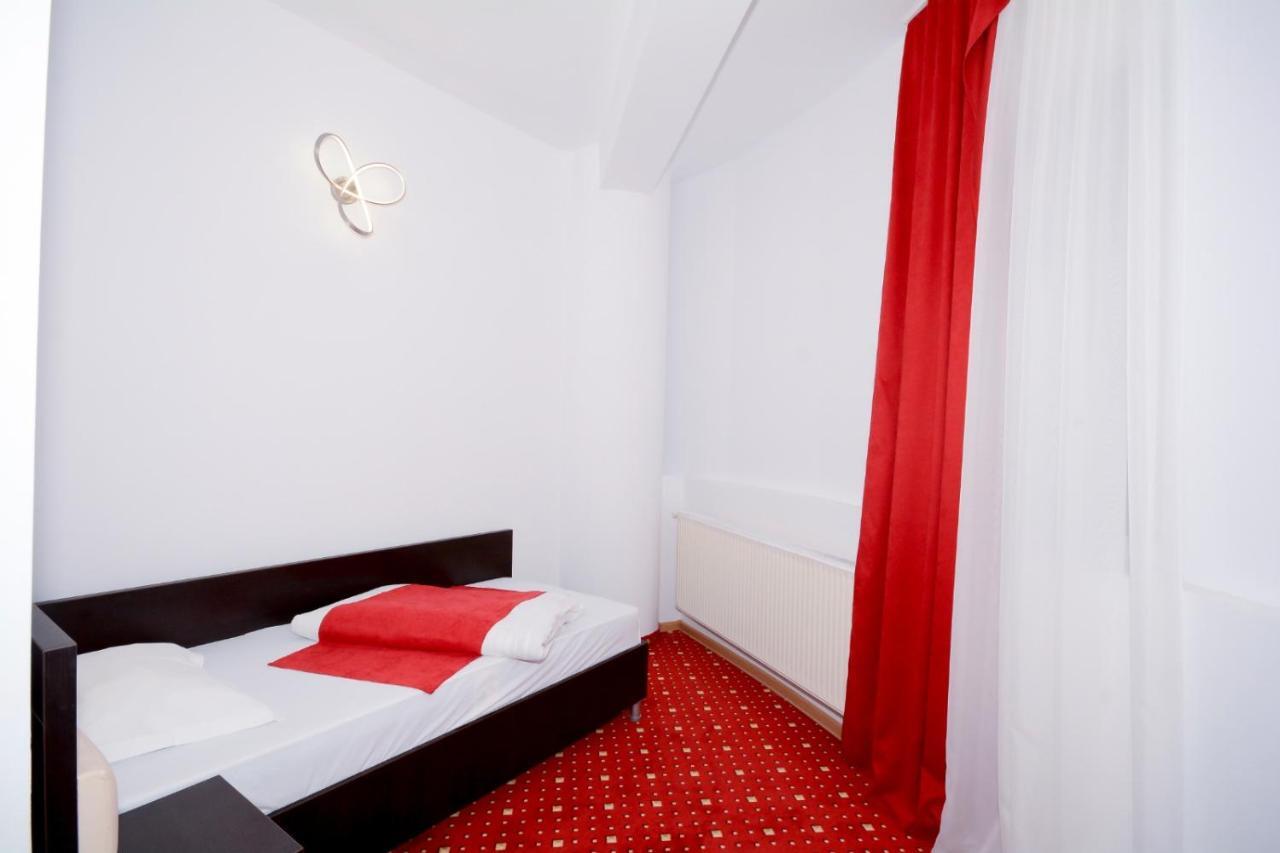 Hotel Magic - City Center Πιτέστι Εξωτερικό φωτογραφία