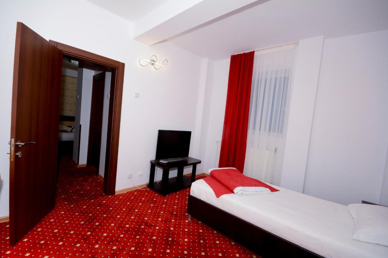 Hotel Magic - City Center Πιτέστι Εξωτερικό φωτογραφία