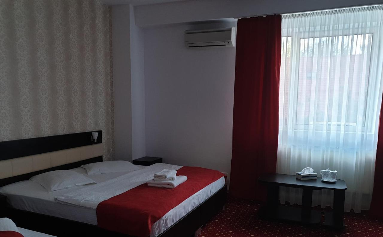 Hotel Magic - City Center Πιτέστι Εξωτερικό φωτογραφία