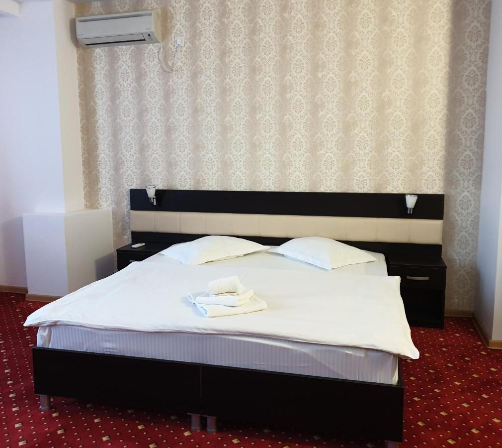 Hotel Magic - City Center Πιτέστι Εξωτερικό φωτογραφία