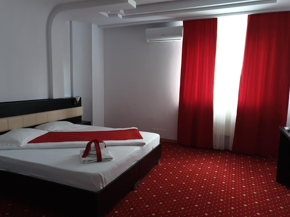 Hotel Magic - City Center Πιτέστι Εξωτερικό φωτογραφία